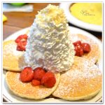 [東京必吃] Eggs’n Things (銀座店)~ 超人氣鬆餅，奶油多得像座小山!!