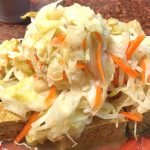 [南投中興新村] 南京老戴脆皮臭豆腐~ 光明市場隱藏版美食，泡菜高得像座大山！